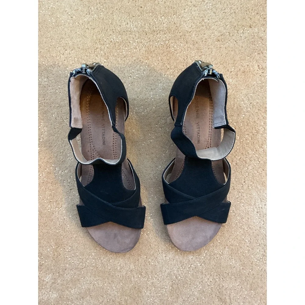 Adrienne Vittadini Women Black Suede Whimsy Wedge Sandal Peep Toe w/Zipper Sz7.5
